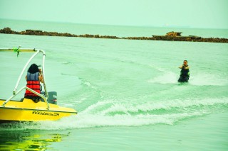 Knee Boarding